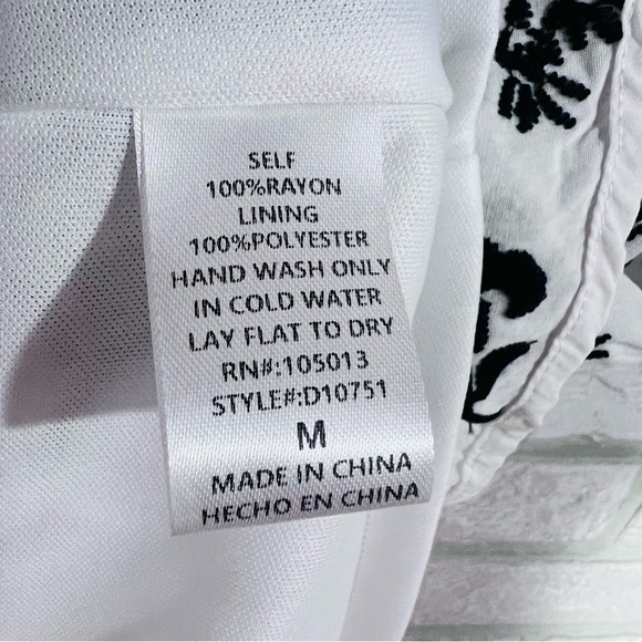 Savanna Jane Black and White Embroidered Sleeveless Mini Dress Size M - Picture 7 of 7